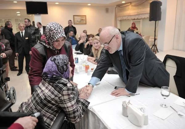 Kırk engelli vatandaşa akülü araba 1 is 0