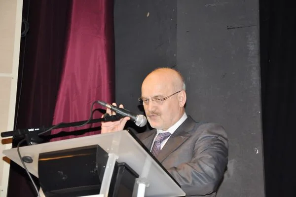 is 22 anmaer UprIZQ EYX