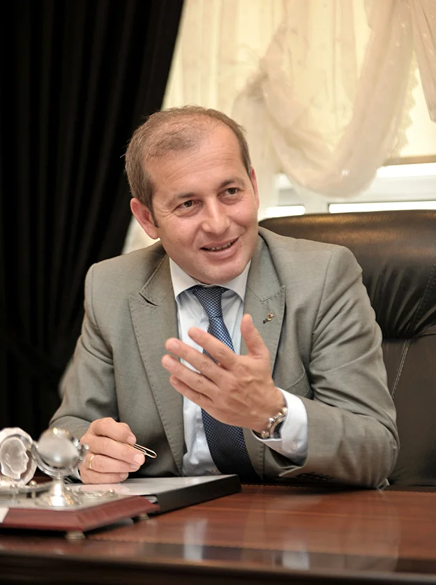 ishakaga foto db 10 7wlKe7pbQr