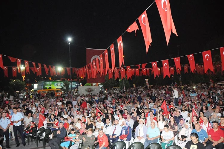 Beykoz’un kahramanları Belediye Meydanı’nda ağırlandı 1 kahraman beykoz 3 9W9cq9dueJ