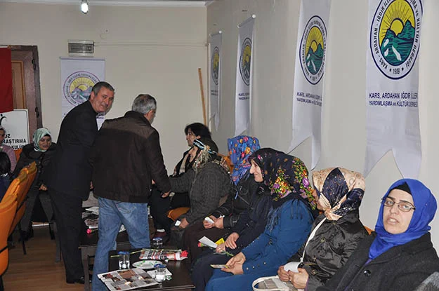 Erkekler, kadınlara mantı pişirdi 3 kai manti 2 2HwPyjNmz