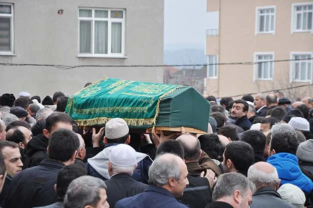 Önce baba, sonra babaanne uğurlandı 3 kalayci cena 1k1htm7meV