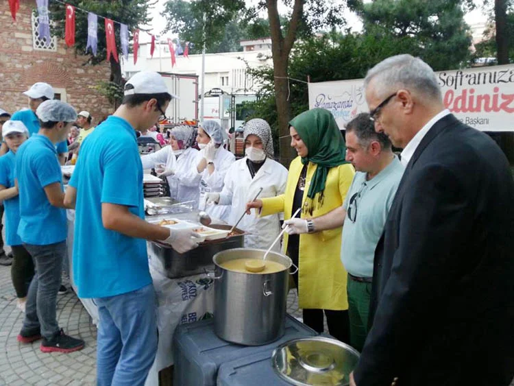 Beykoz’un gönül sofrası Kanlıca’da kuruldu 1 kanlica gonu zKmKFI0mES