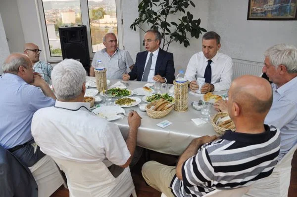 Doğu Karadenizlilerin yemek ziyafeti 1 karadeniz gec 0Ugel8GLGS