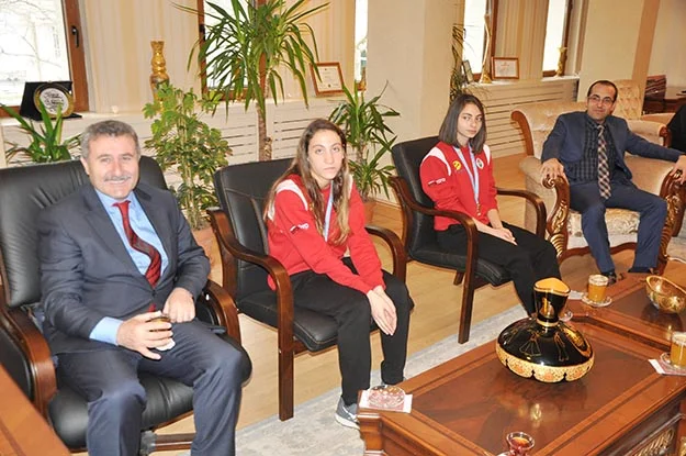 Beykoz Kaymakamı dikkatleri atletizme çekti 3 kay ziyare jlundYFVk