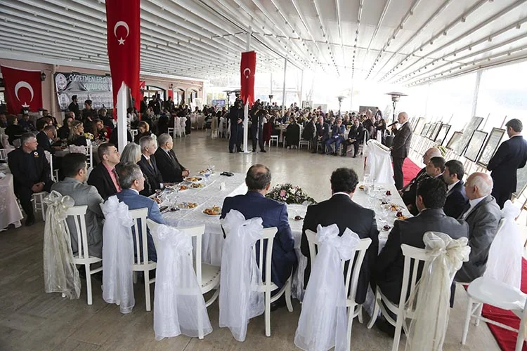 Beykoz Kaymakamı öğretmenlere türkü söyledi 2 kaymakam turku 12 ZhB9DTrz U