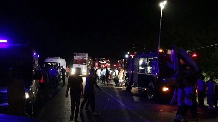 Beykoz Riva yolunda dehşet kaza… 2 ölü 1 yaralı 1 kaza riva 2 RLAHpspP Y