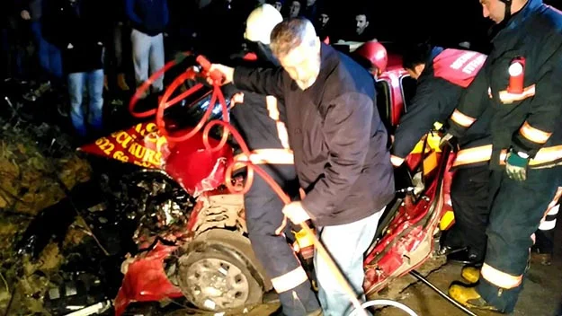 Beykoz Riva yolunda trafik kazası... Ölü sayısı 2 oldu 1 kaza4 BFDge5umQ3