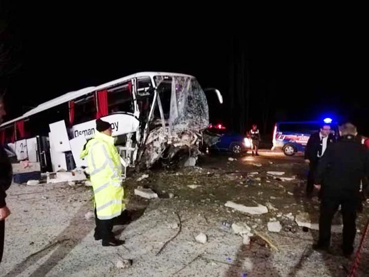 Kazazedelerin imdadına Beykozlular yetişti 2 kaza 3 Ddms4gFwH1