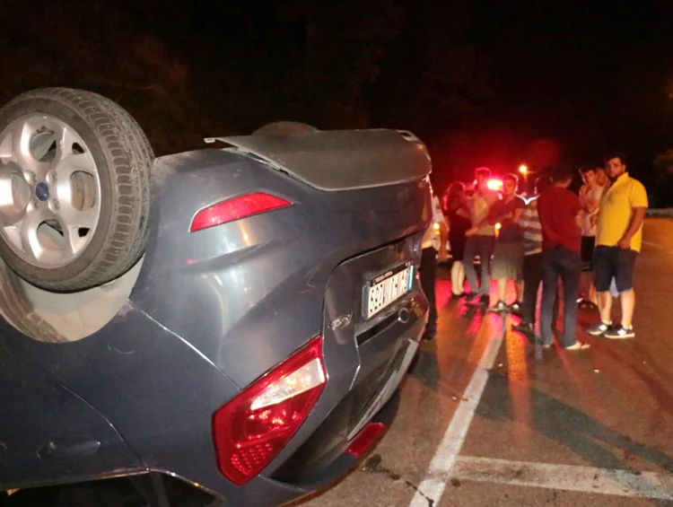 Beykoz Çavuşbaşı'nda trafik faciası: 5 yaralı 1 kaza cv Sc6qEZY71