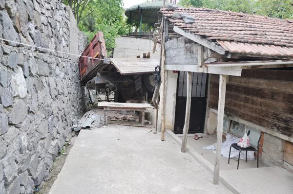 kaza kamyo bBiOt6Hy2P