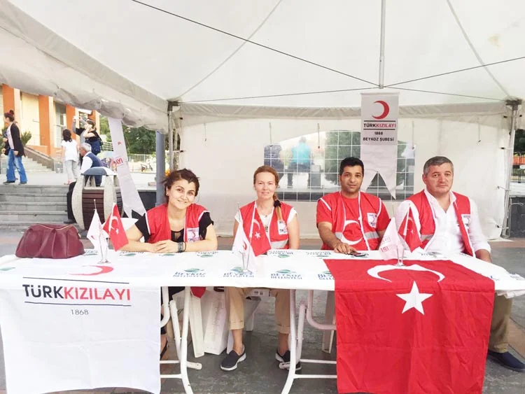 Beykoz Kızılay'ı 27 gün meydanlardaydı 3 kizilay beykoz 2 jrTLXfA0Qm