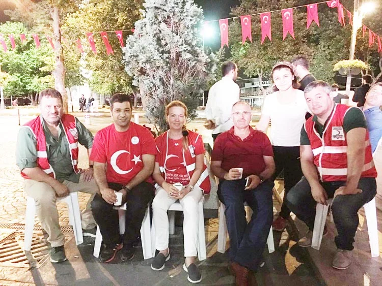 Beykoz Kızılay'ı 27 gün meydanlardaydı 2 kizilay beykoz 3 YynJJ54A v