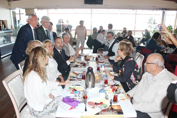 Vatan Partisi Beykoz'da Ümit Kocasakal'ı ağırladı 1 kocasakal vatanpar 3 Uq6ZJqJgml