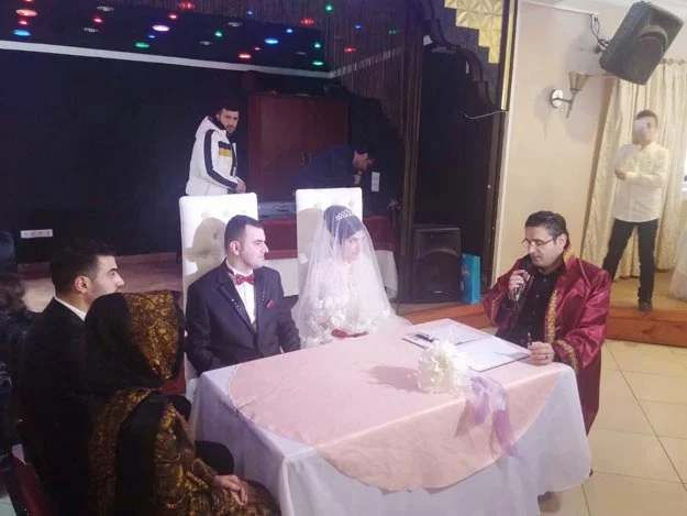 Konuşma engelli çiftin mutluluğu 1 konusma engelli ciftin mutlulug Um7tcbfOVF