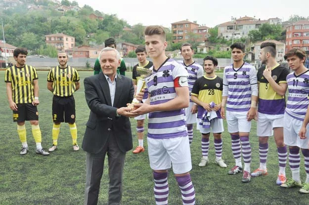 Derbi öncesi kupalarına kavuştular 1 ku OdYVHCaV2f