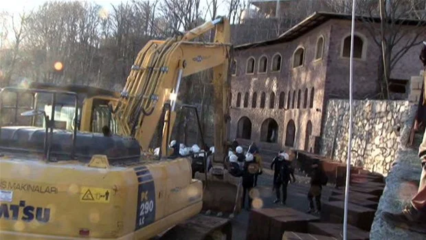 Beykoz'da Marifet Derneği'nin binaları yıkıldı 2 kulliye yikim vKPY1N6we