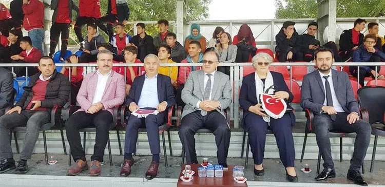 Genç Lig Cumhuriyet Kupası turnuvası Beykoz'da başladı 2 kupa 2 UtpREWmRrV