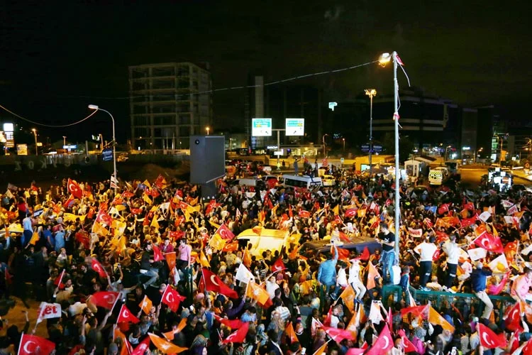 Beykoz halkı Başkanlık zaferini böyle kutladı 2 kutlama ak parti 5 JWYUzutUTC