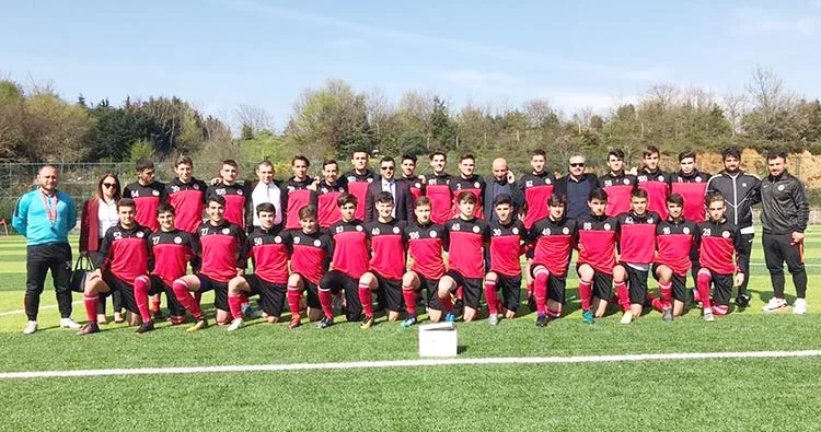 Meral-Celal Aras Spor Lisesi’ne baklavalı kutlama 1 lise 2 Am pSQGG V