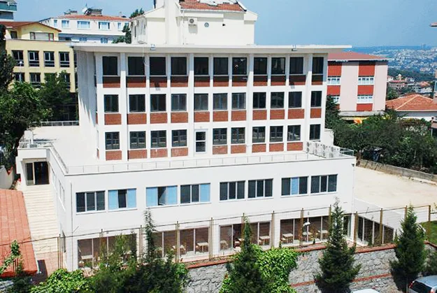 Engin Ruhi Özmen Beykoz Üniversitesi’ni anlattı 1 loji be A2g5pSUMqb