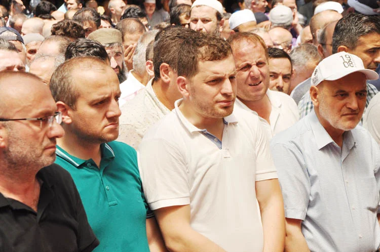 Şehit Murat Akdemir'i binlerce Beykozlu uğurladı 2 m akdemir cenaze 29 F 0cHsQRtF