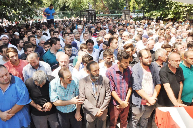 Şehit Murat Akdemir'i binlerce Beykozlu uğurladı 1 m akdemir cenaze 30 gMe8E2H3Q5