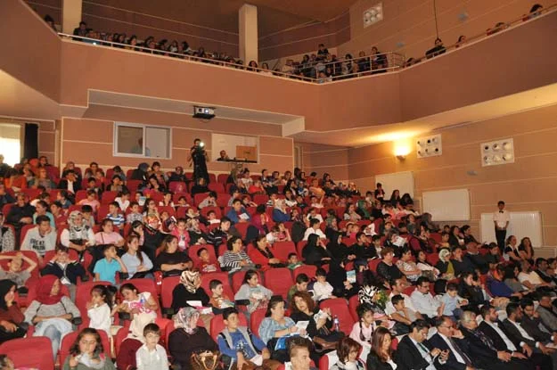 Öğrenci ve öğretmenlerden Veysel'e müzik şöleni 2 m emin mayis 3 jq34QHpS74