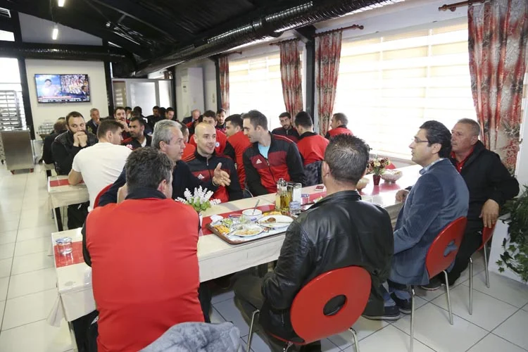 Beykoz Hentbol Takımı moral yemeğinde buluştu 1 mac yemek 1 Q19Zmc7Go8