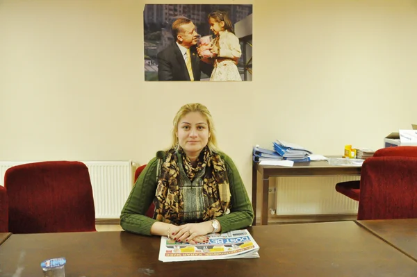 Manolya Demirören ve AK Parti 1 manolya demiroren dostbeyk cB1UT2F1Nz