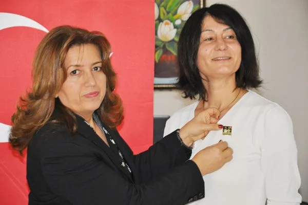 Ev hanımları kitap okumayı öğreniyor 1 measale anne 20 q sfz0G8iQ