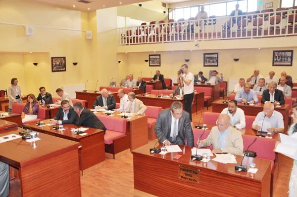 Bu kavga burada biter mi? 1 meclis 3 IhqZdZDkFj