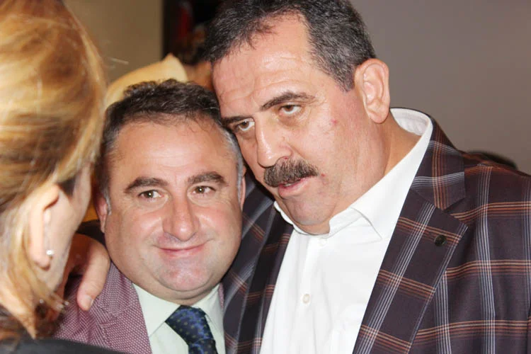 Beykoz'da AK Parti ve CHP Meclis üyeleri sözleşti 2 meclis cars 2 12 7pOGD UH