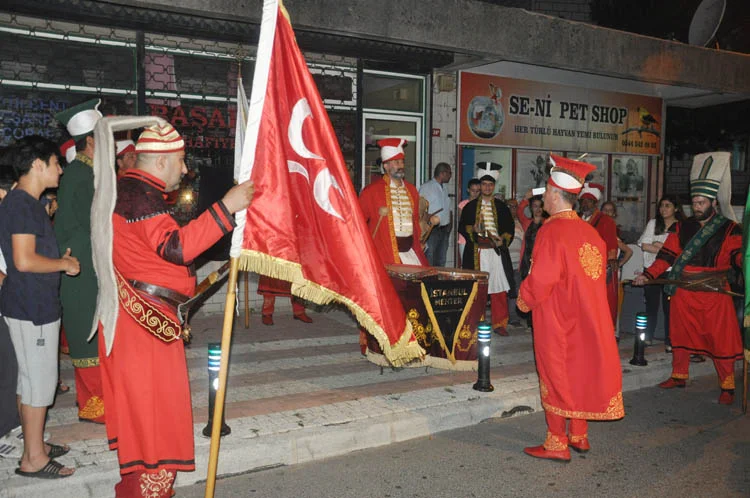 Çubuklu Beşevler'de mehterli iftar coşkusu 1 mehterli iftar coskusu