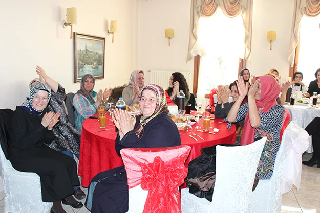 BEDES’in Meşale Anneleri yine sahnedeydi 1 mesale an LAwZD2lwum