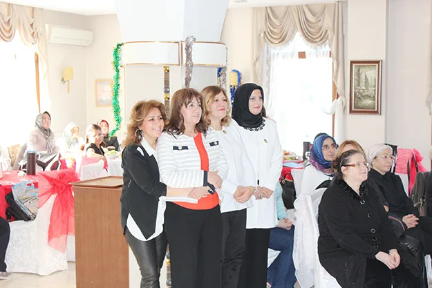 BEDES’in Meşale Anneleri yine sahnedeydi 4 mesale an nAoVLMrWo9