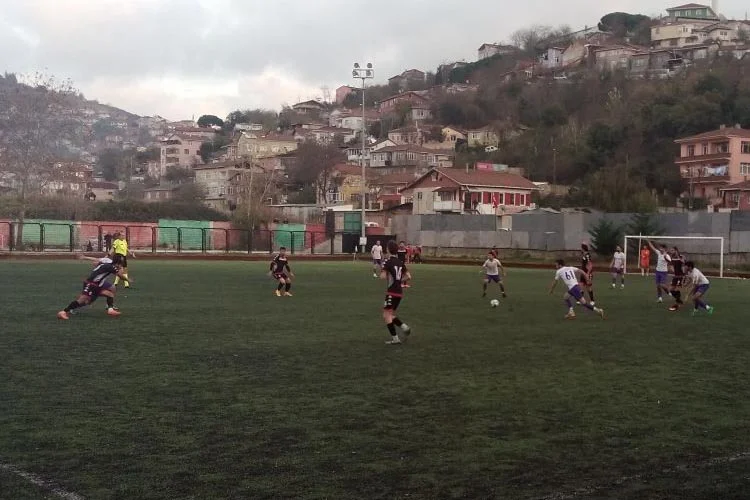 İstanbul Mesudiyespor şaşırttı: 2 - 2 1 mesudiye 2 YgyWfo5eBS