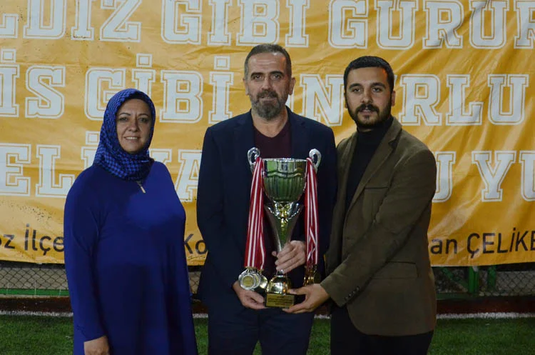 Mesut Özil Turnuvasının şampiyonu Çubuklu oldu 3 mesut ozil turnuvasinin sampiyonu cubuklu oldu 4 pCnqZjQyNv