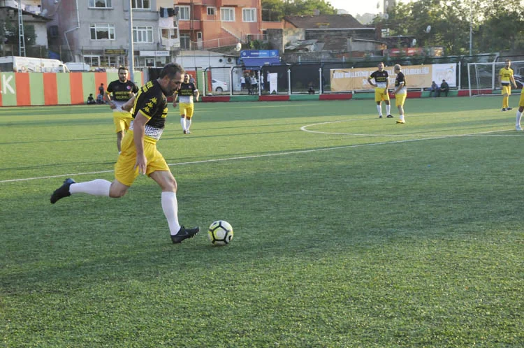 Mesut Özil Futbol Turnuvası, millilerle başladı 1 mesutozilfutbolturnuvasi 24 AozgWJgFjP