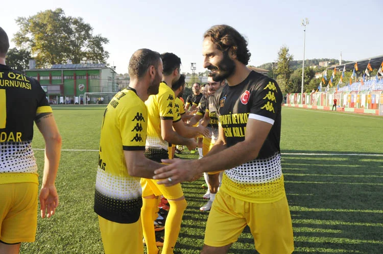 Mesut Özil Futbol Turnuvası, millilerle başladı 2 mesutozilfutbolturnuvasi 6 yqgfaT4Elq