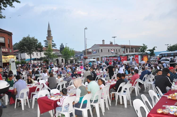 MHP Beykoz Yönetimi, Merkez’de iftar yemeği verdi 1 mhp beykoz ift ctNNBts2Lr