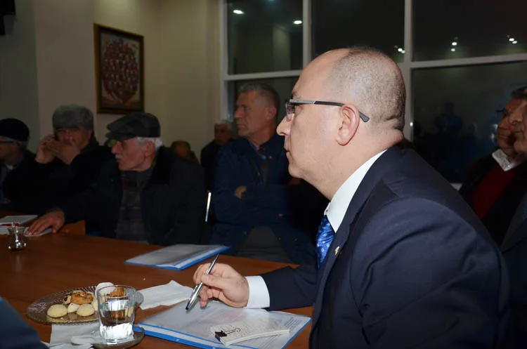 MHP’li Ulvi Yönter, Beykoz’da dert dinledi 1 milletvekiliyonterdertdinled FeAUFv3BeN