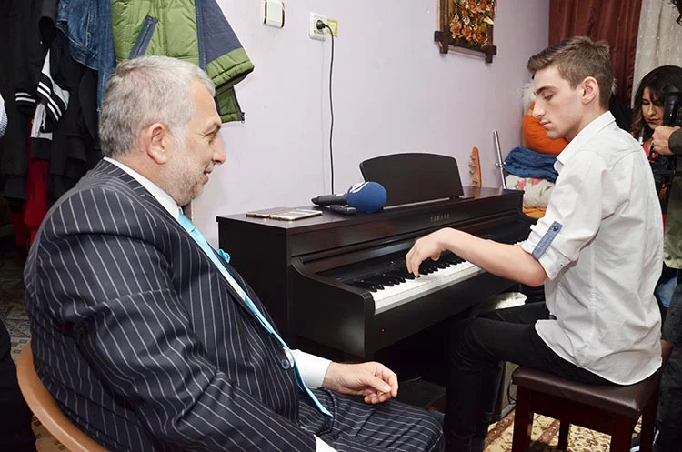 Külünk, otizmli Mozart’ı Beykoz’da ziyaret etti 4 mozart beykoz 12 GnXN6B g2Y