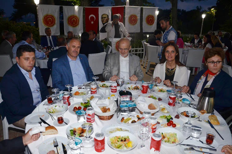 Beykoz Muhtarlarının renkli iftarı 1 muhtar iftar ibb 10 s2lwr5D4Mf