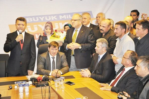 AK Parti’de son başvuru Tahmaz’dan 1 mustafa ta ZzaMj1CQum