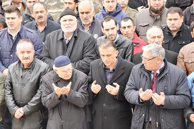 Beykoz'da iki çocuk yetim kaldı 2 mustafa toprak cenaze 14 74X4OlTMqV