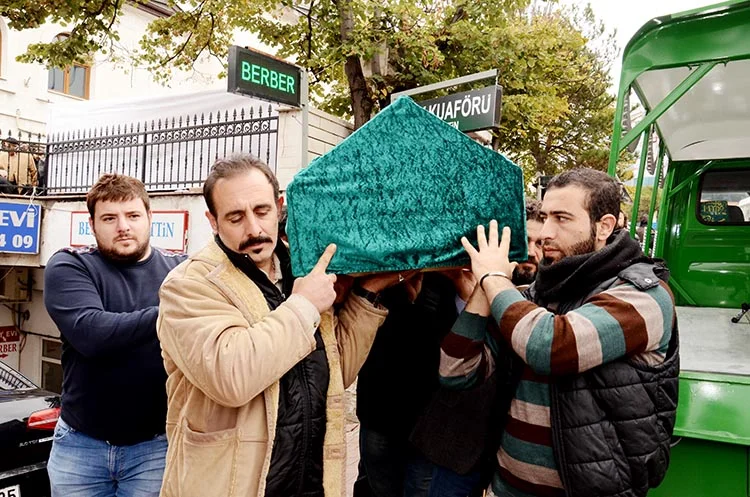 Emin Yavuz'un babası dualarla ebediyete teslim edildi 3 mustafa yvauz cenaze 1 r8lRrEhERz