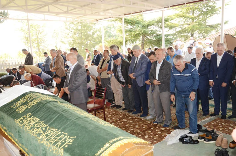 Turnacıoğlu Ailesi’nin acı gününde binler vardı 2 mustafaefe cenaze 12 CAKzIuj4Ia