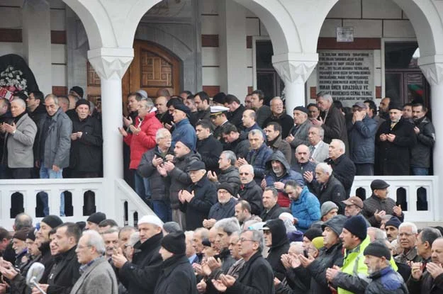 Beykozlu Necla Okur vefat etti 1 necla cenaze secili 25 XnT2IR7I4b