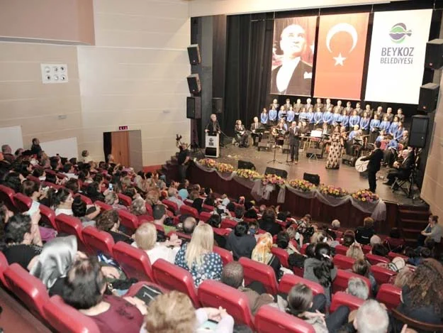 Nevin Çalışkan ve koristleri yine mest etti 1 nevin caliskan konser 4 M0EFyW9qh5